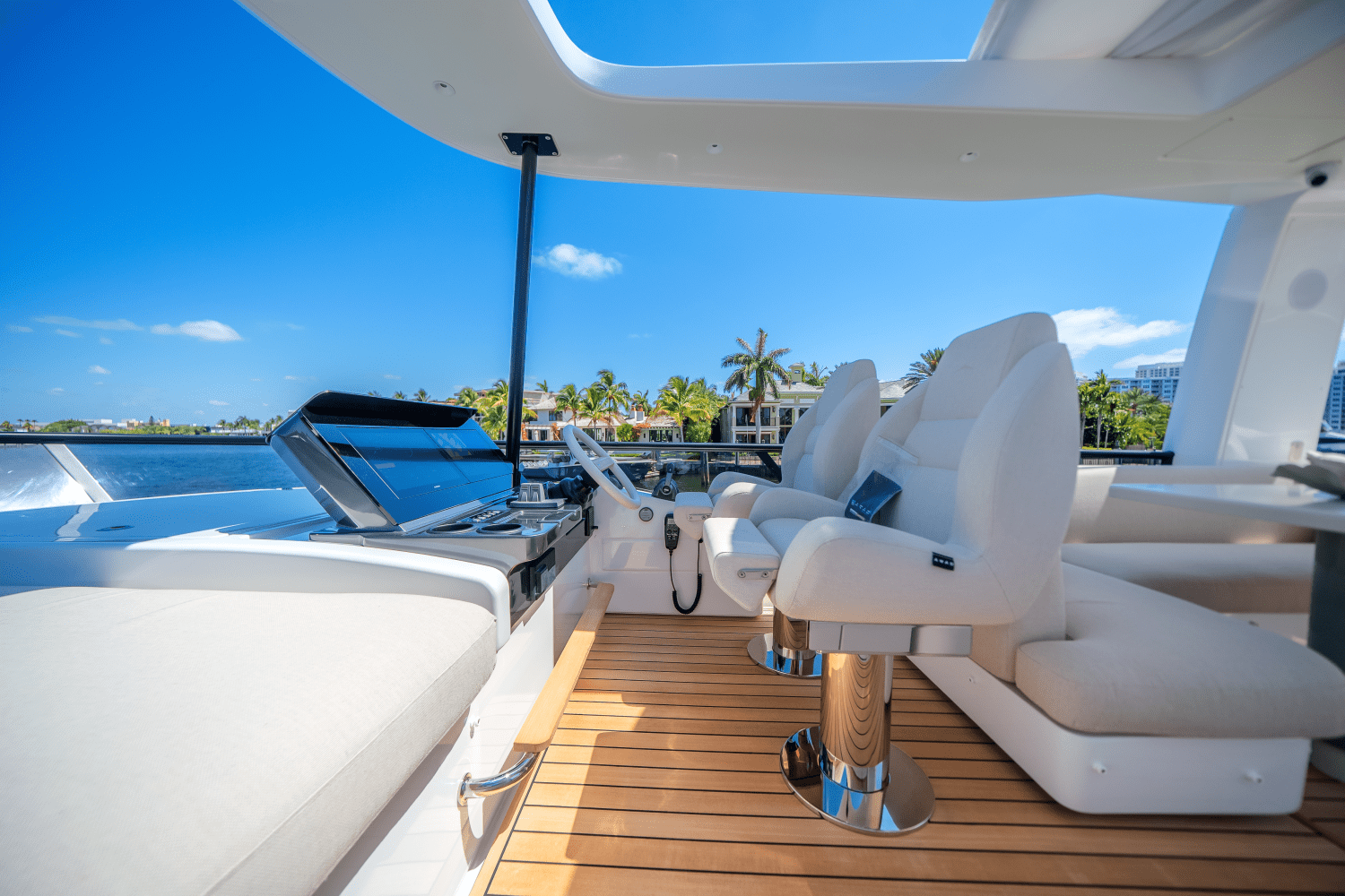 Slide: The Image of Azimut Fly 62 2025 - 63