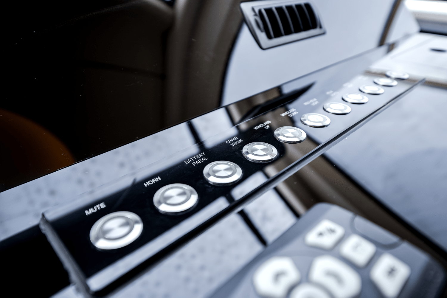 Slide: The Image of Azimut Fly 62 2025 - 69