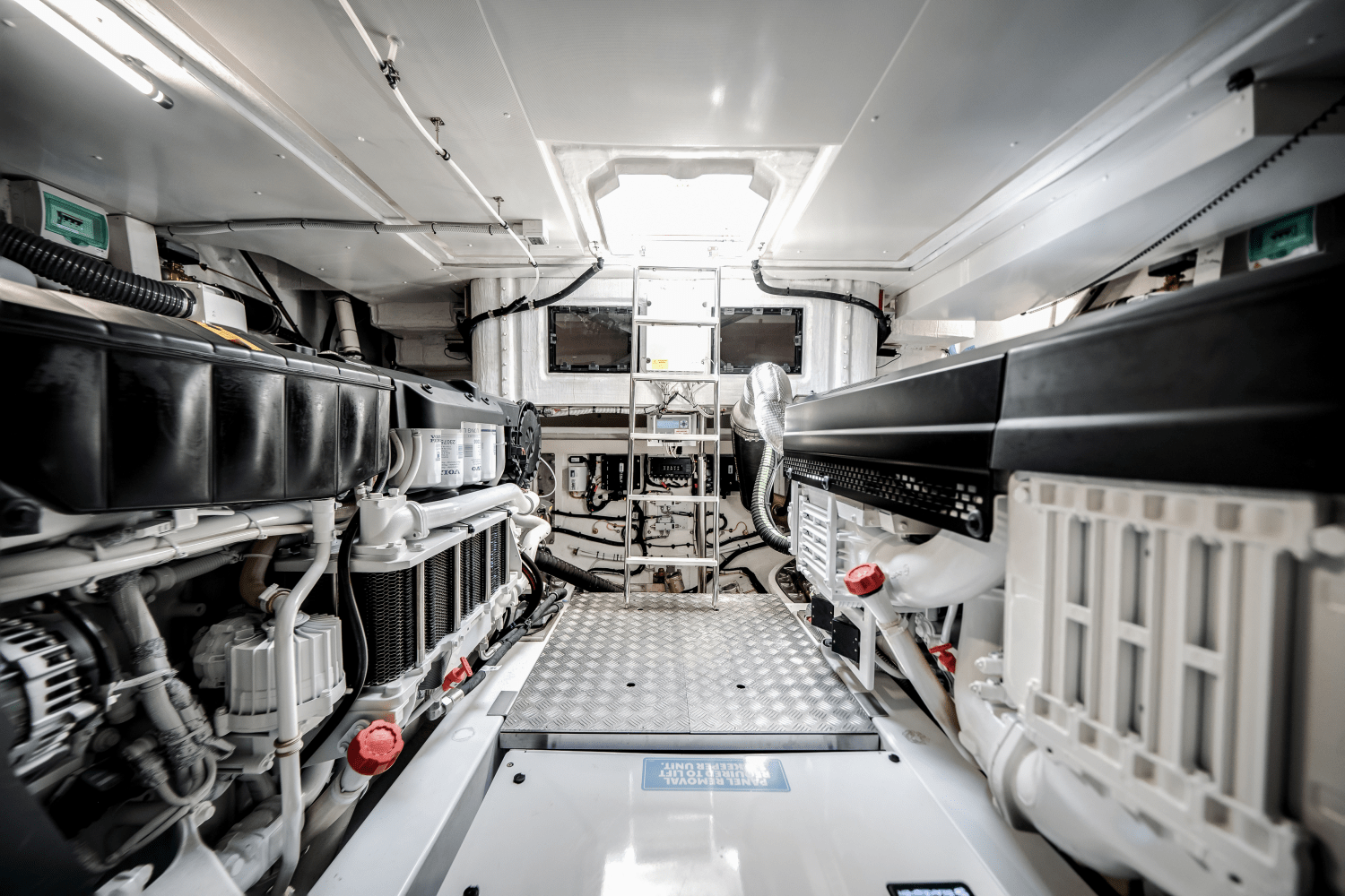 Slide: The Image of Azimut Fly 62 2025 - 82