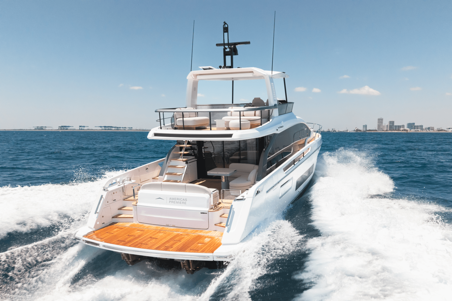 Slide: The Image of Azimut Fly 62 2025 - 98