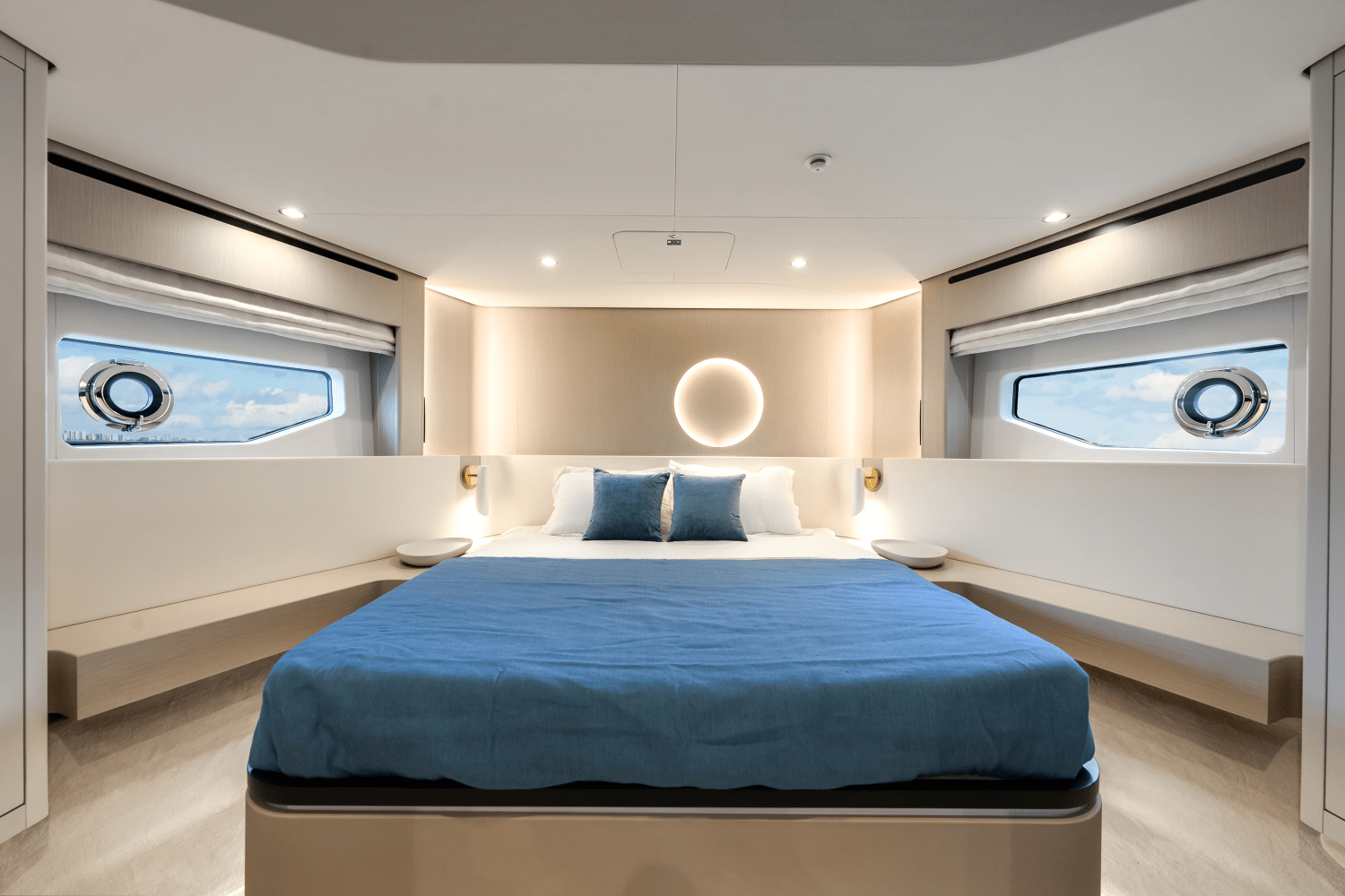 Slide: The Image of Azimut Fly 68 2025 - 16