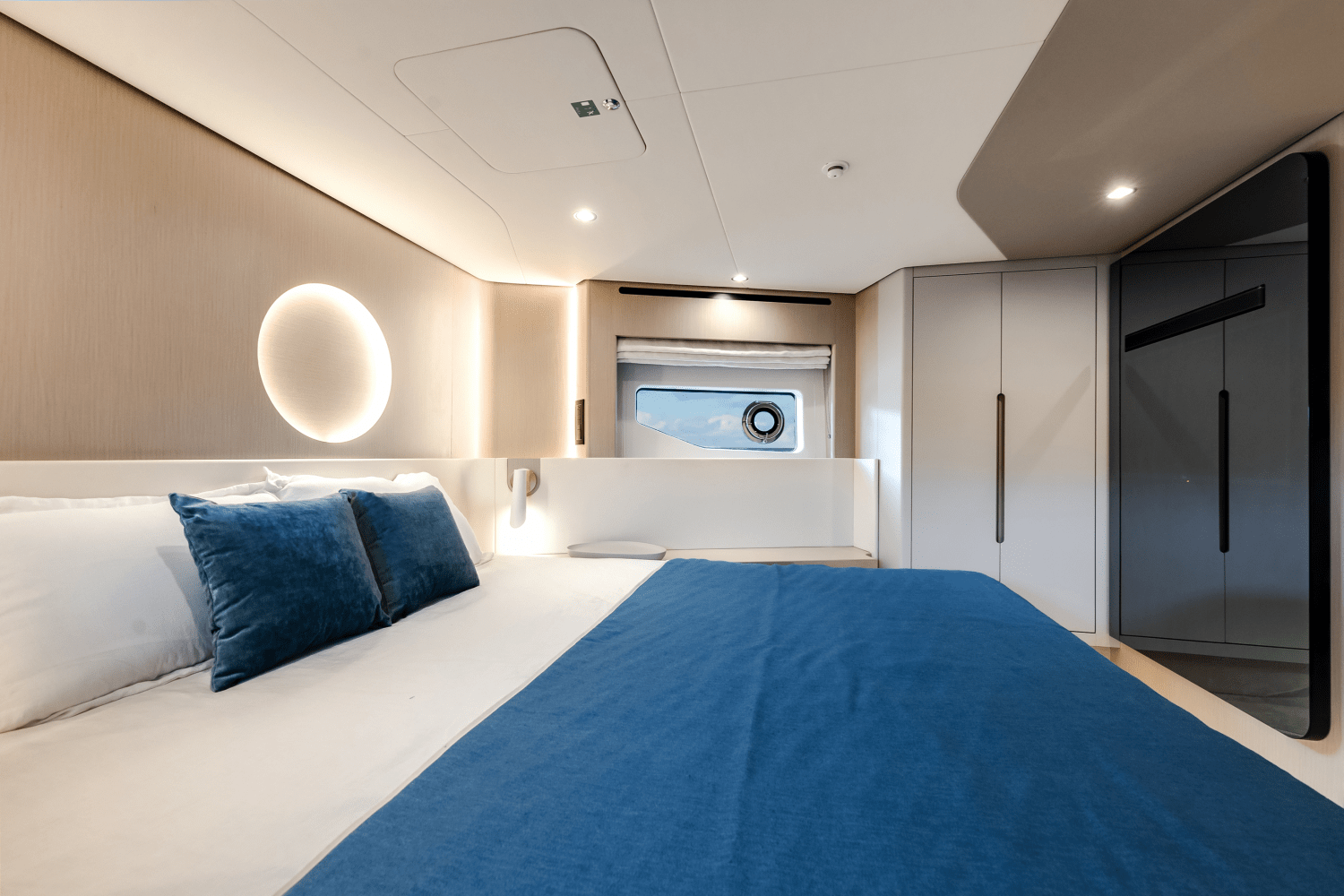 Slide: The Image of Azimut Fly 68 2025 - 17