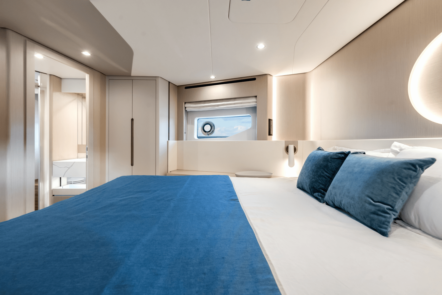 Slide: The Image of Azimut Fly 68 2025 - 18