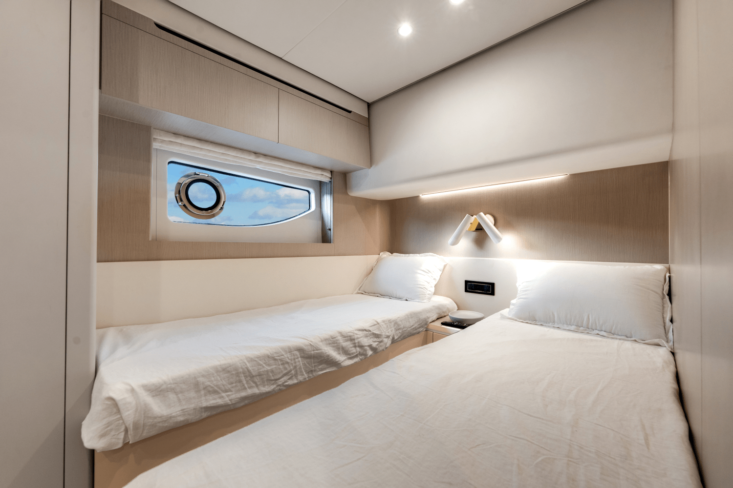 Slide: The Image of Azimut Fly 68 2025 - 19