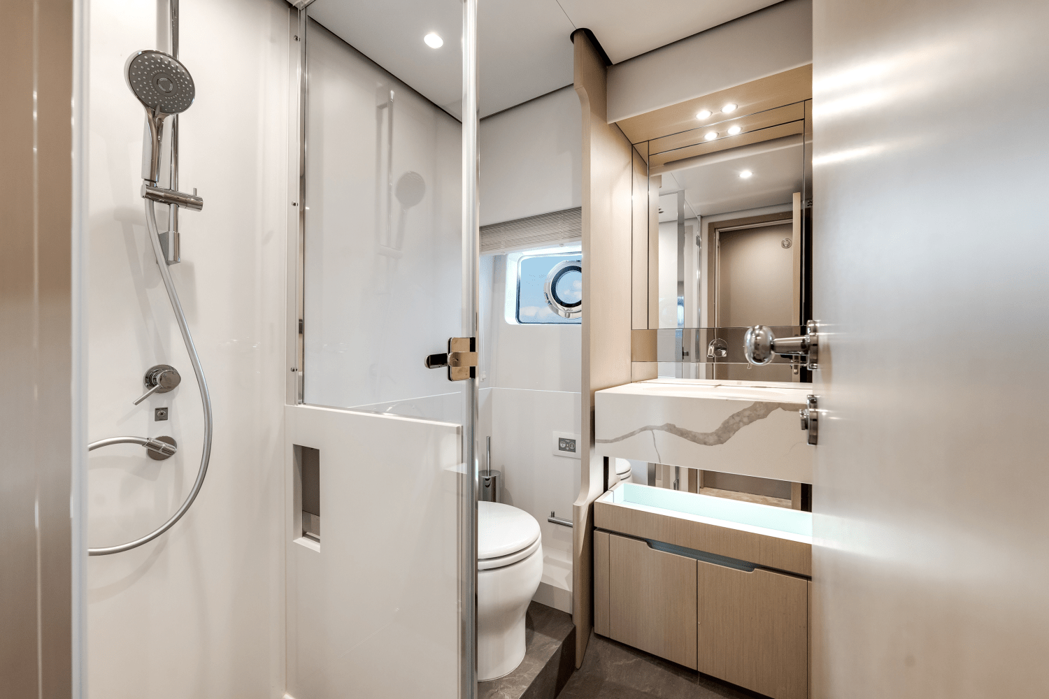 Slide: The Image of Azimut Fly 68 2025 - 21