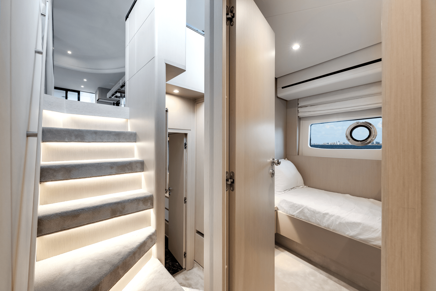 Slide: The Image of Azimut Fly 68 2025 - 22