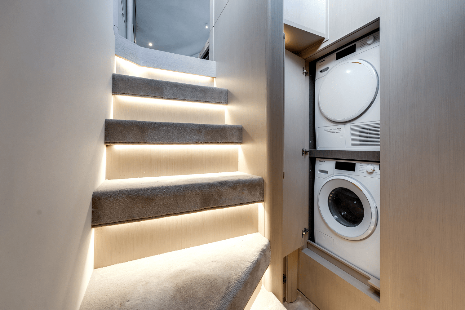 Slide: The Image of Azimut Fly 68 2025 - 24