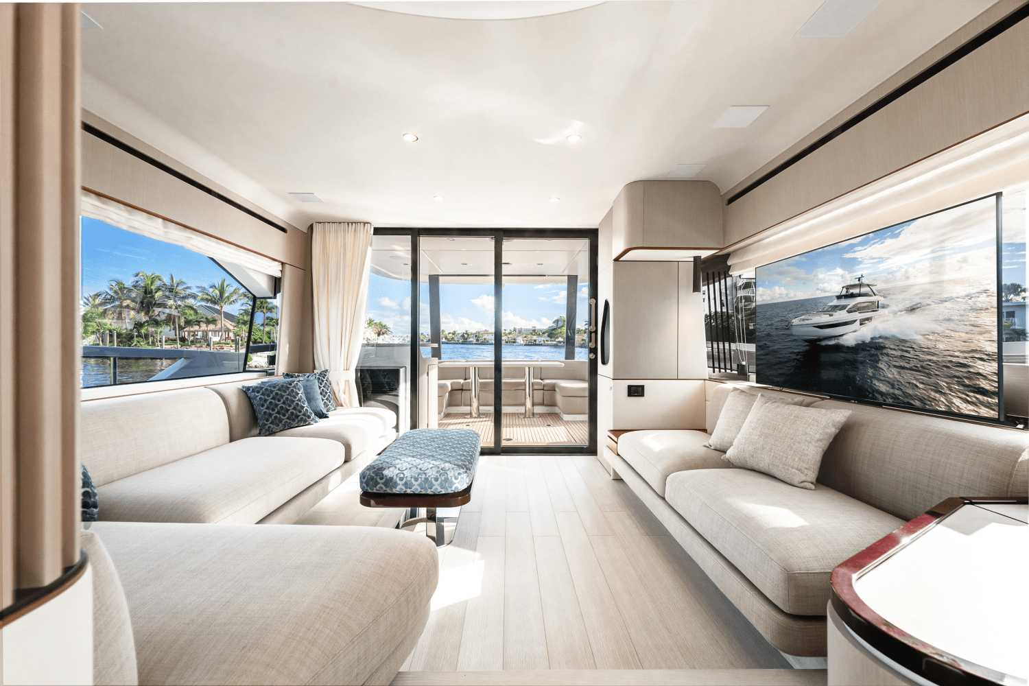 Slide: The Image of Azimut Fly 68 2025 - 38