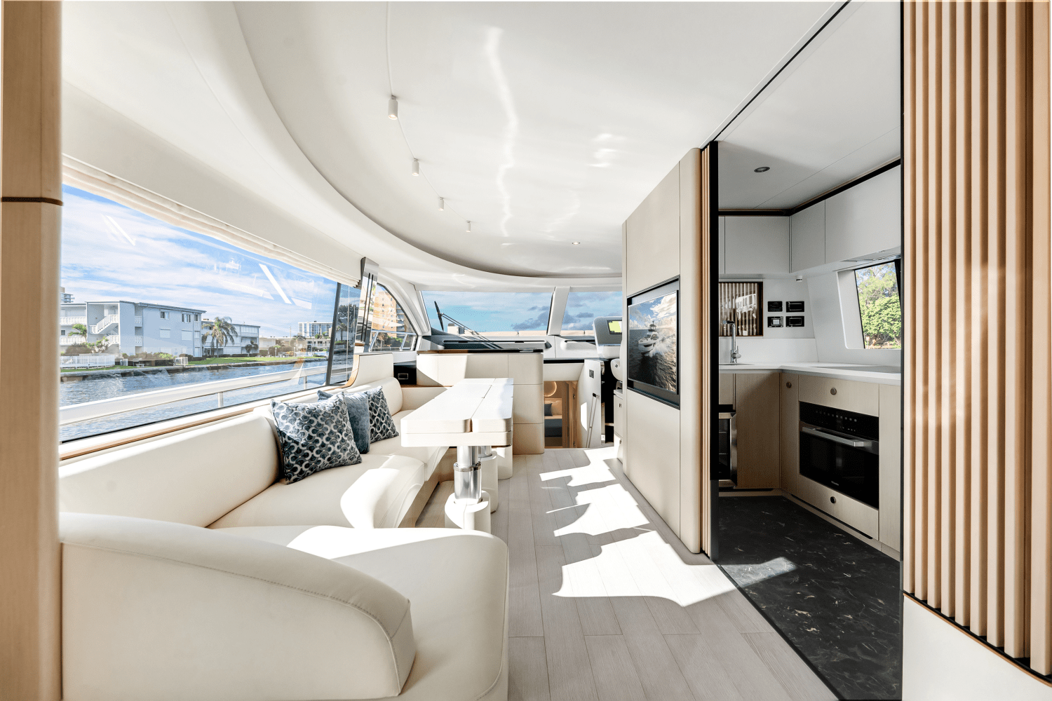 Slide: The Image of Azimut Fly 68 2025 - 39