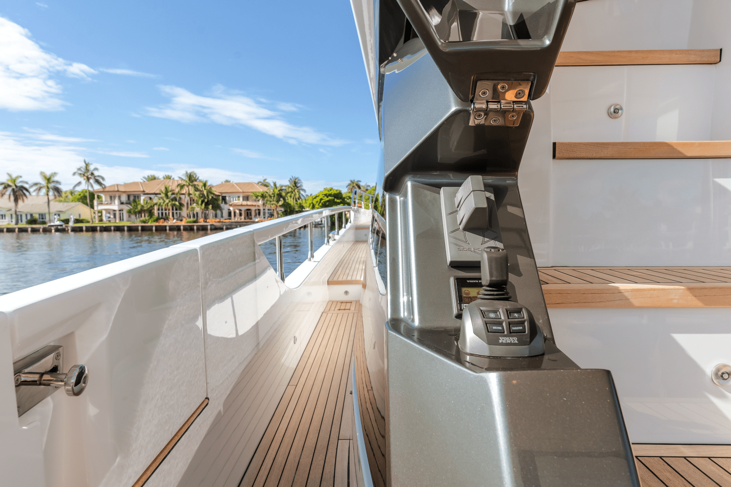 Slide: The Image of Azimut Fly 68 2025 - 52