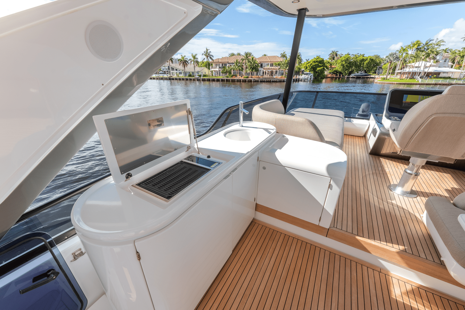 Slide: The Image of Azimut Fly 68 2025 - 58