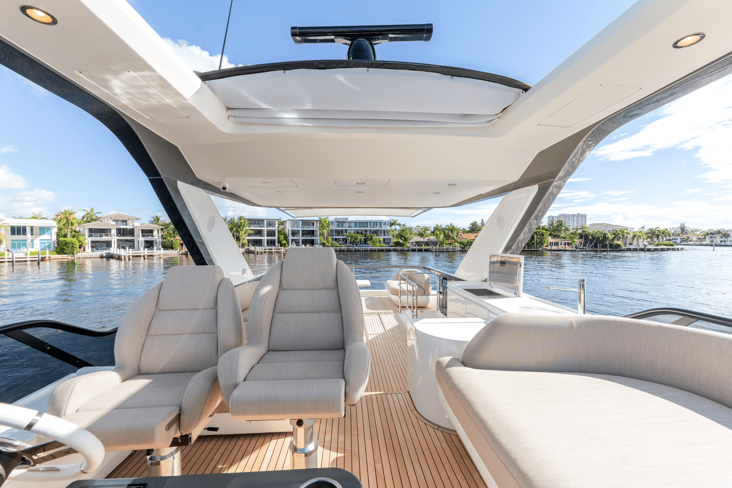 Slide: The Image of Azimut Fly 68 2025 - 60