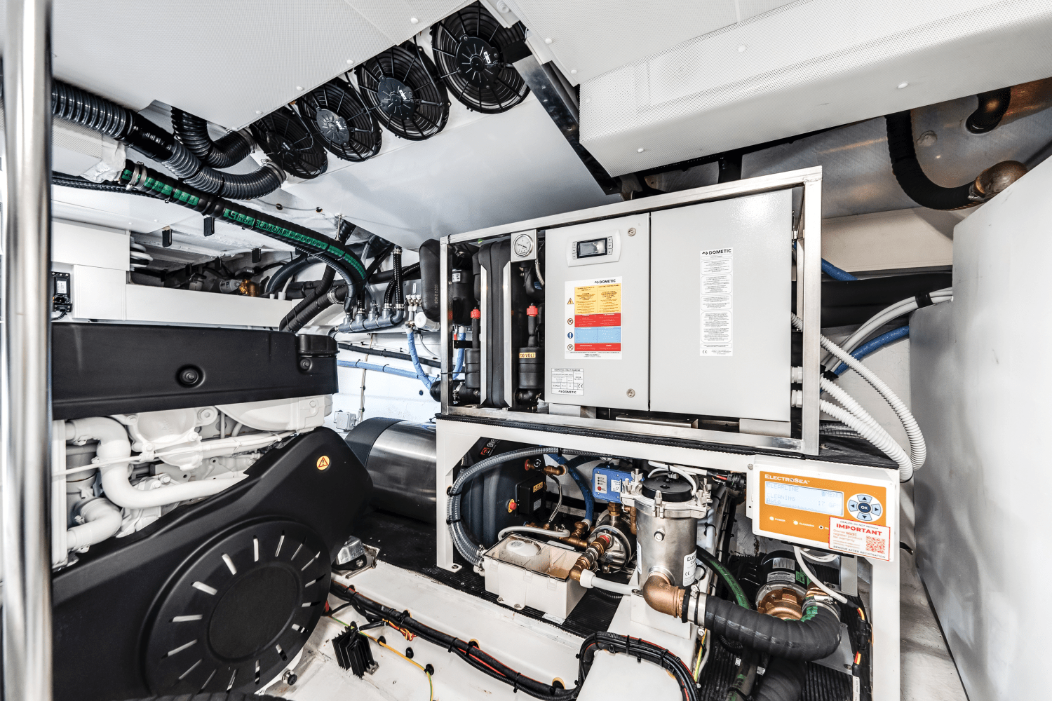 Slide: The Image of Azimut Fly 68 2025 - 67