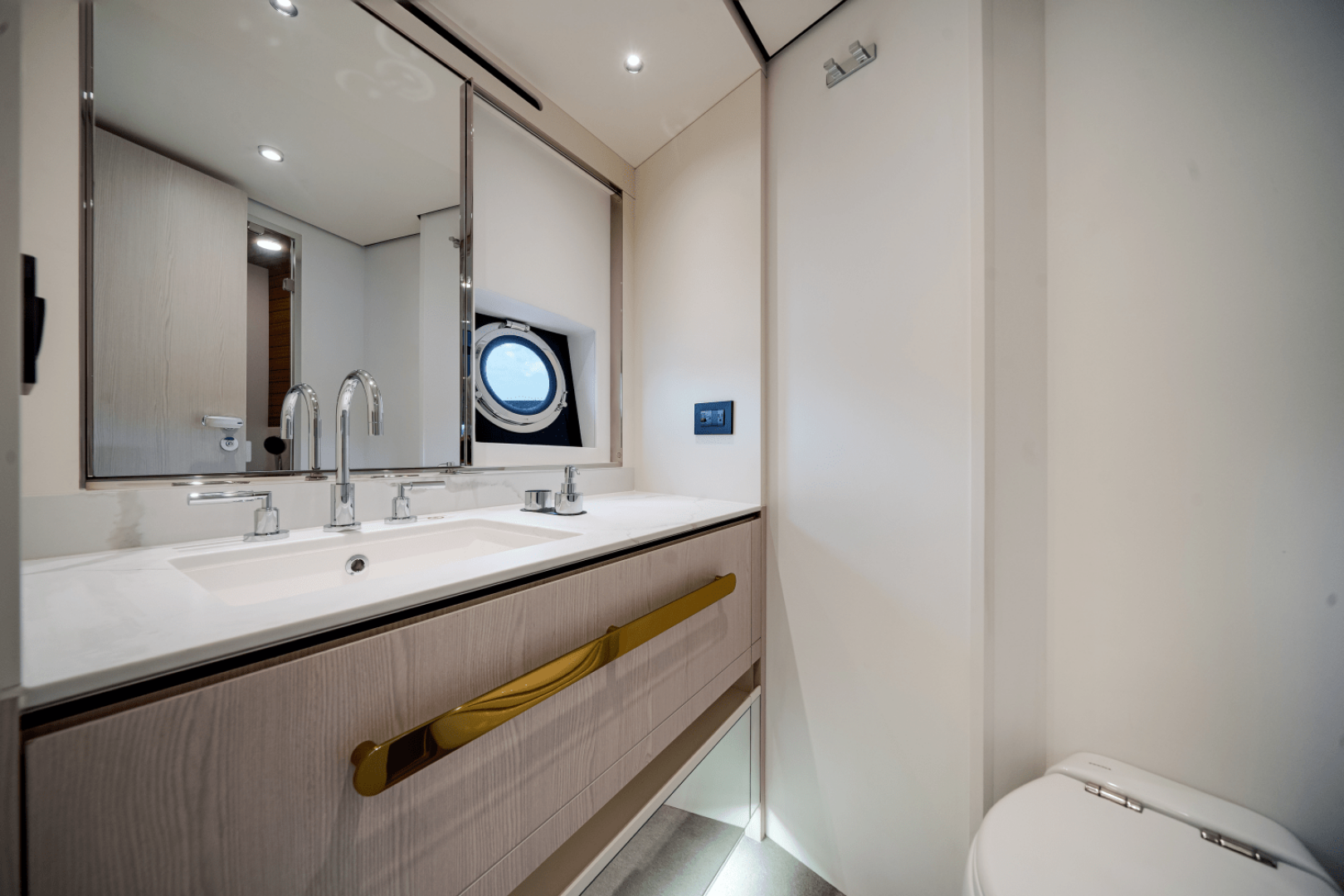 Slide: The Image of Azimut Fly 78 2026 - 5506510
