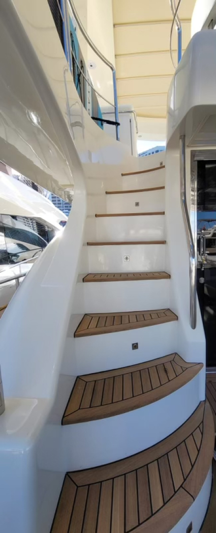 Slide: The Image of Azimut Flybridge 2008 - 3210822