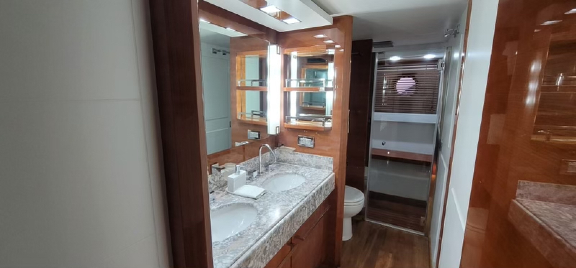 Slide: The Image of Azimut Flybridge 2008 - 3210838