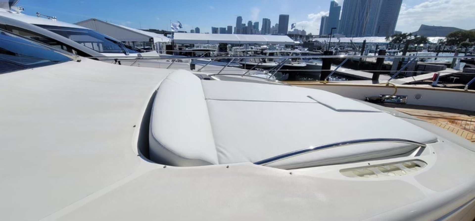 Slide: The Image of Azimut Flybridge 2008 - 3210814