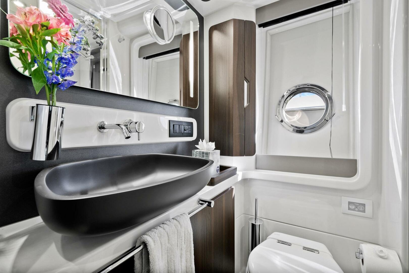 Slide: The Image of Azimut Flybridge 2019 - 5129634