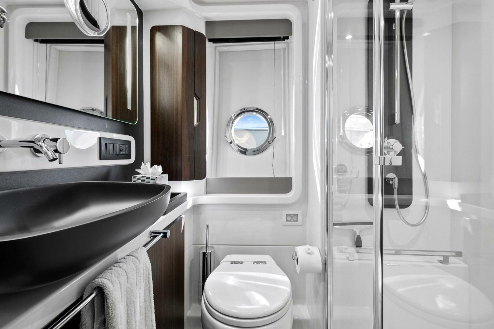 Slide: The Image of Azimut Flybridge 2019 - 5129635