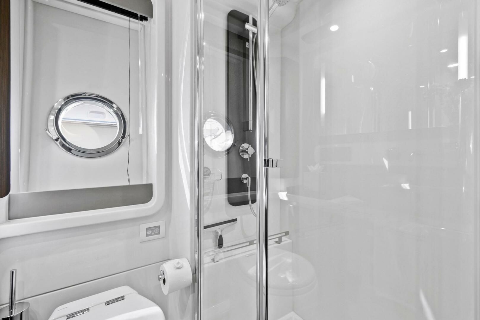 Slide: The Image of Azimut Flybridge 2019 - 5129636