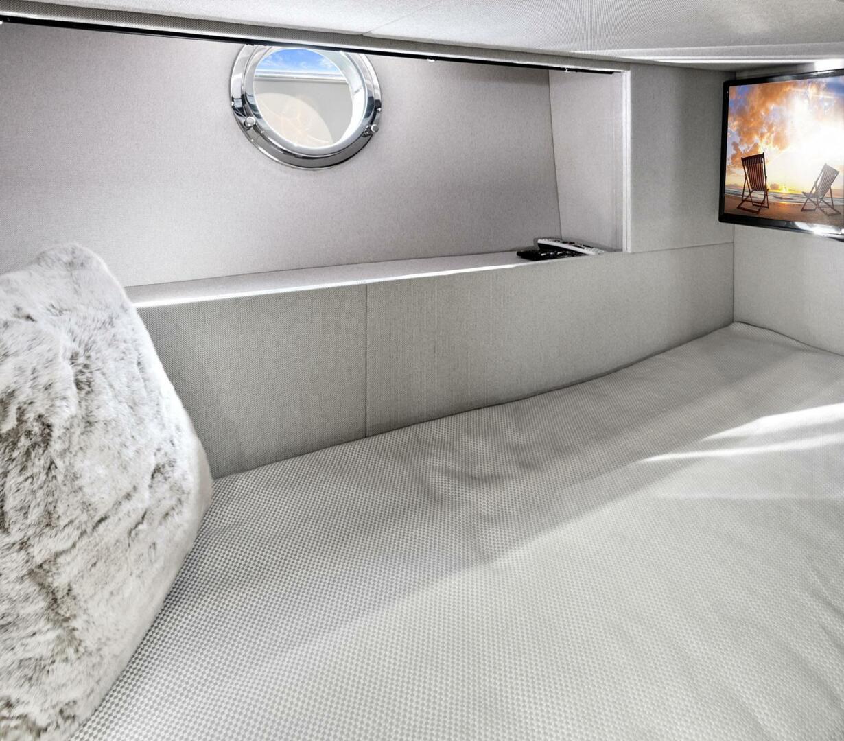 Slide: The Image of Azimut Flybridge 2019 - 5129639