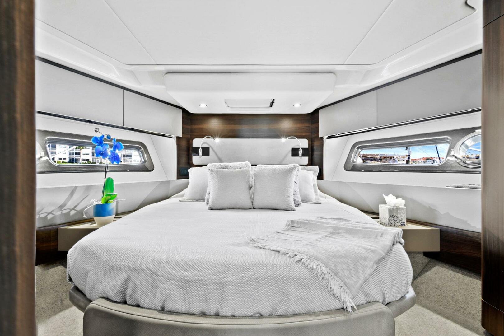 Slide: The Image of Azimut Flybridge 2019 - 5129643