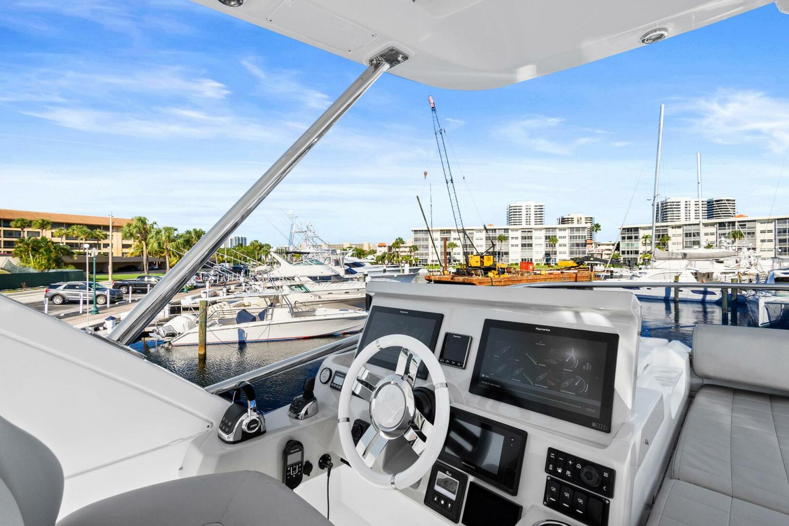 Slide: The Image of Azimut Flybridge 2019 - 5129648