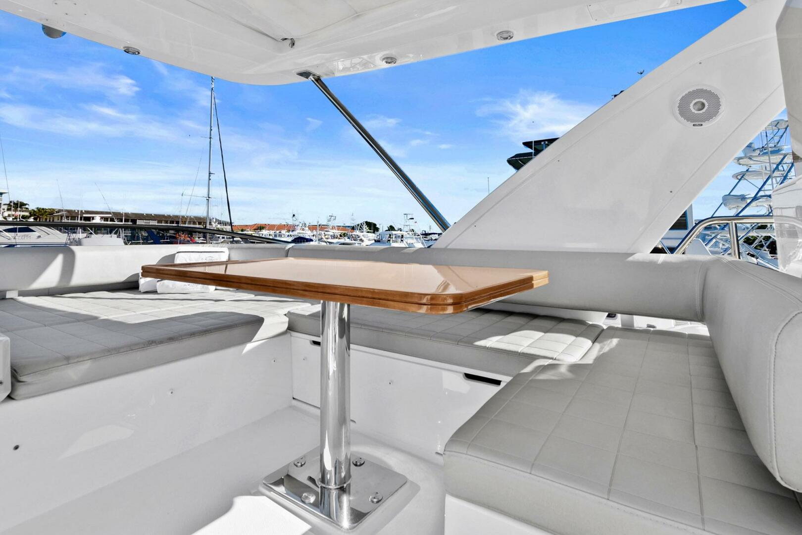 Slide: The Image of Azimut Flybridge 2019 - 5129652