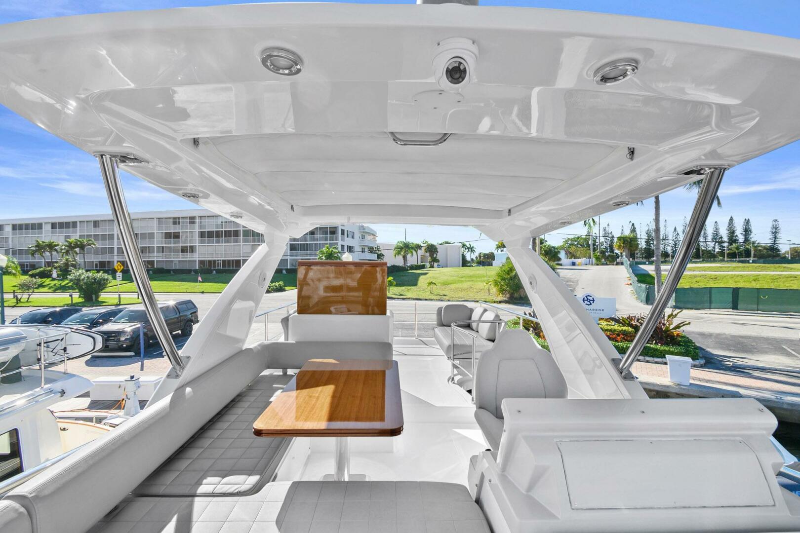Slide: The Image of Azimut Flybridge 2019 - 5129655