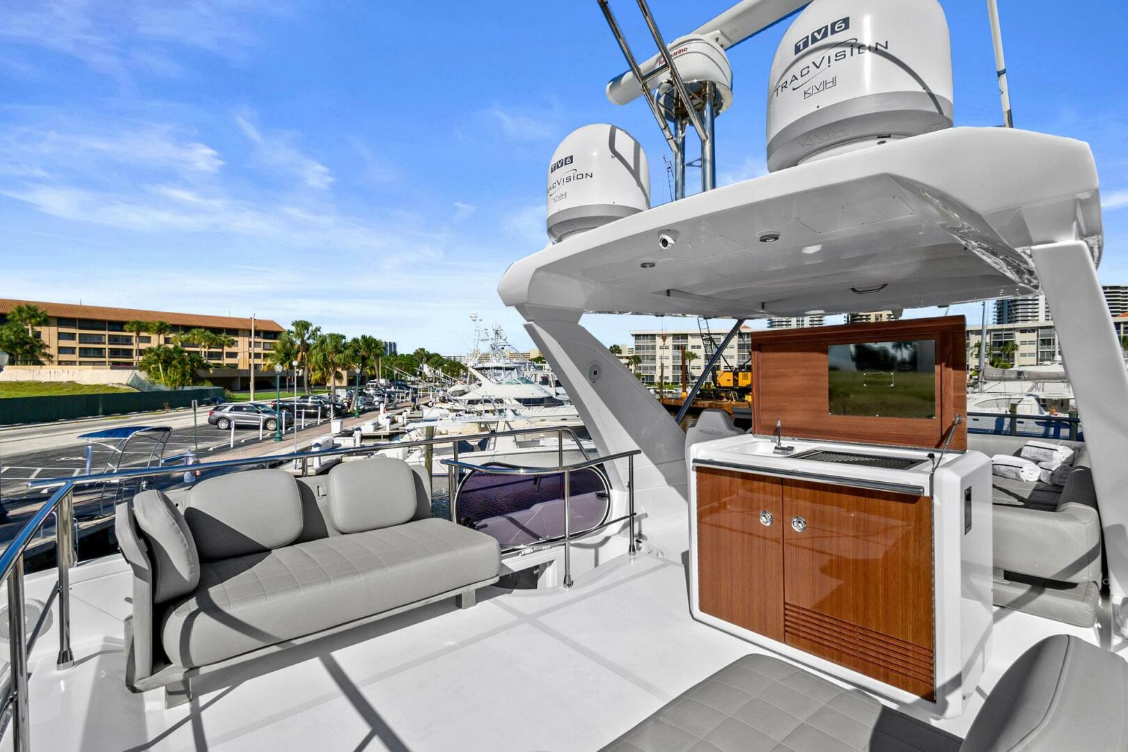 Slide: The Image of Azimut Flybridge 2019 - 5129658