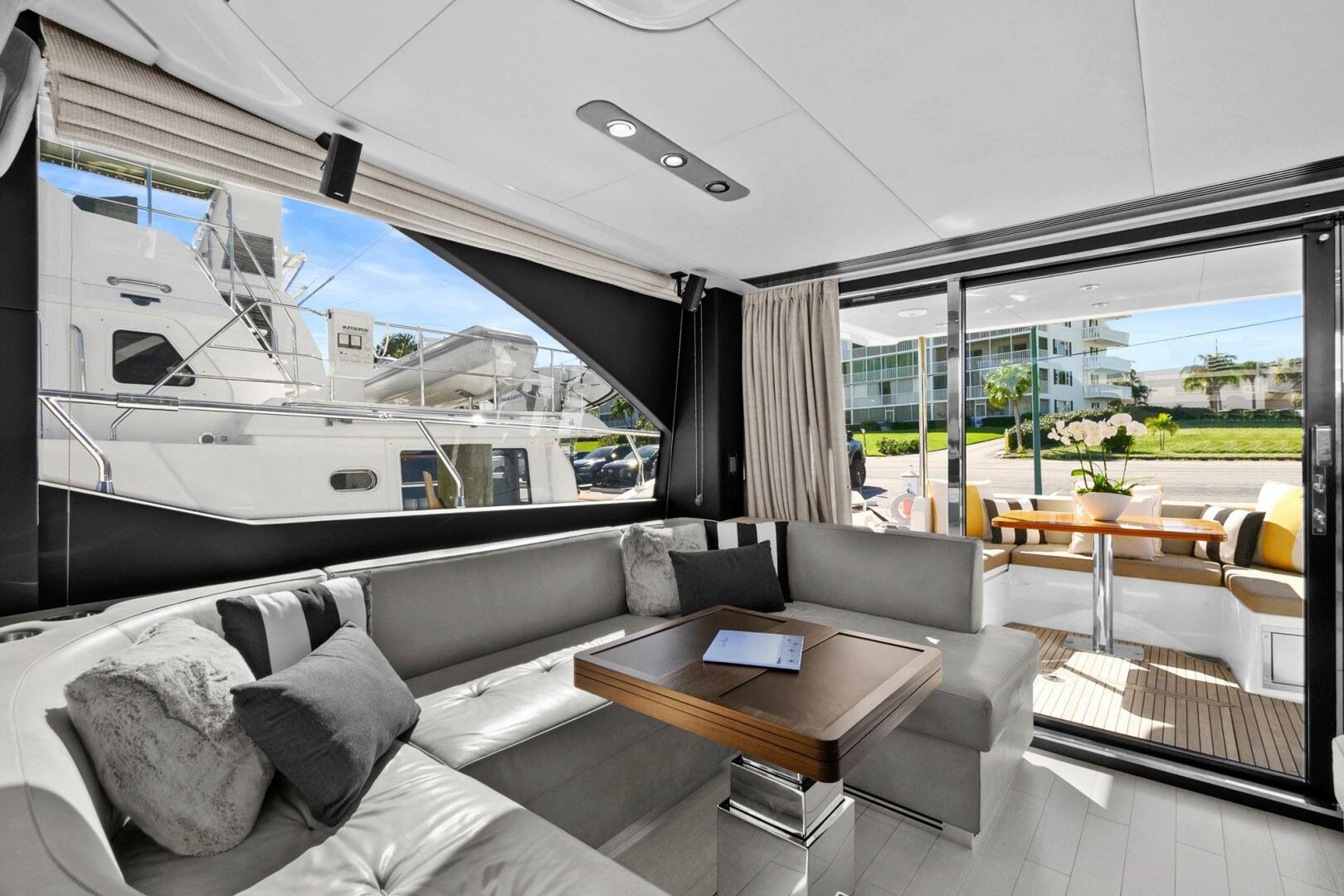 Slide: The Image of Azimut Flybridge 2019 - 5129615