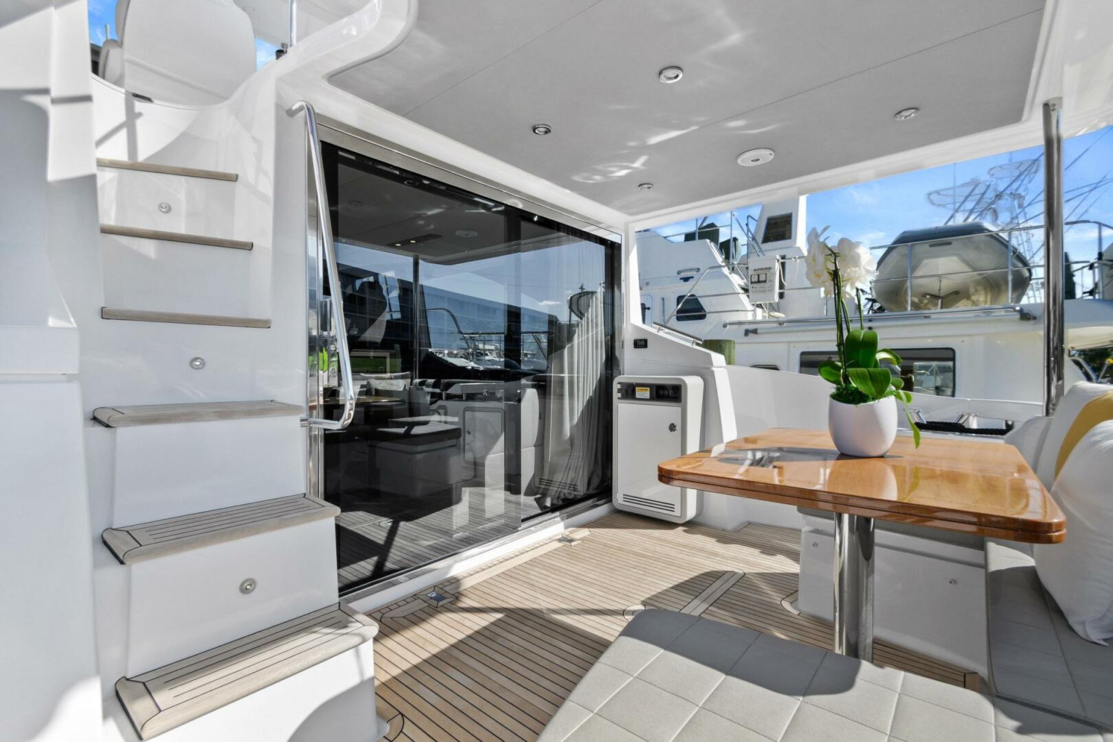 Slide: The Image of Azimut Flybridge 2019 - 5129659