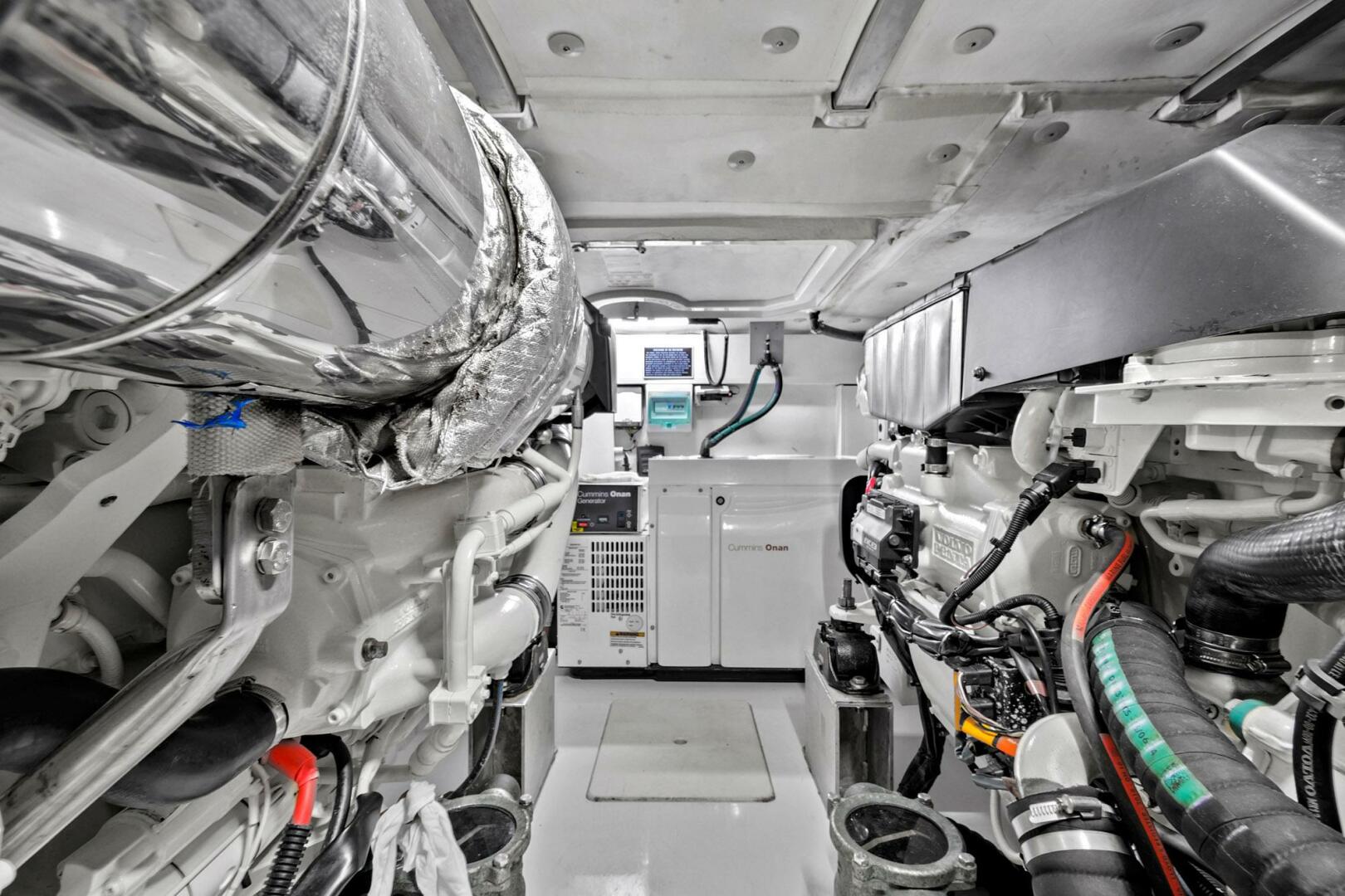 Slide: The Image of Azimut Flybridge 2019 - 5129668