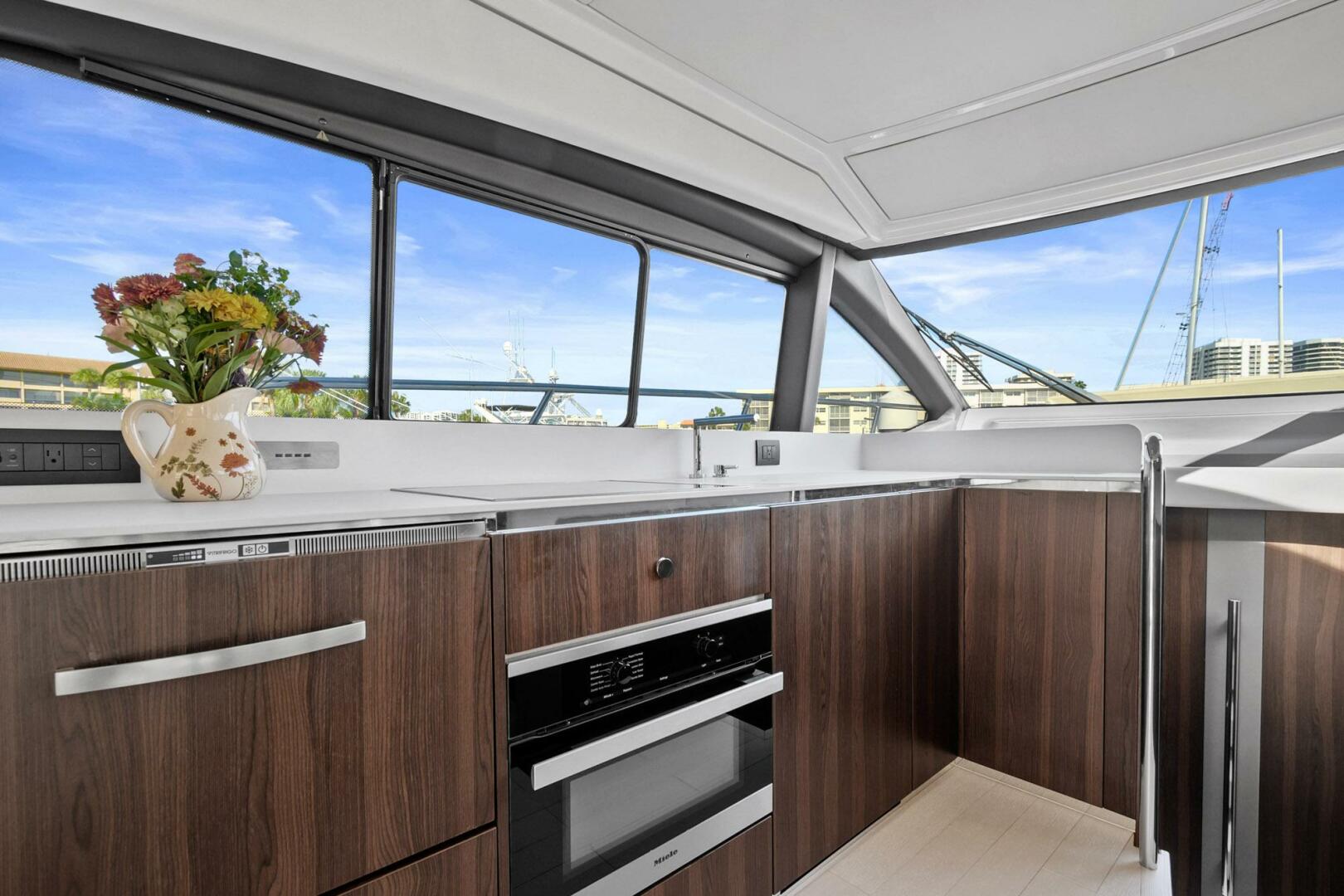 Slide: The Image of Azimut Flybridge 2019 - 5129622