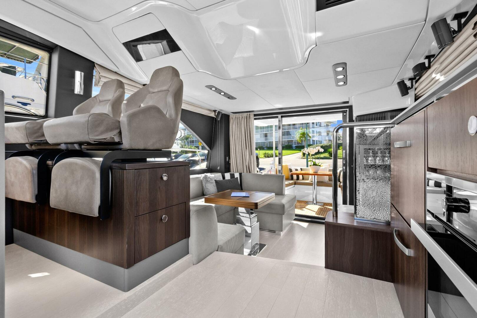 Slide: The Image of Azimut Flybridge 2019 - 5129623