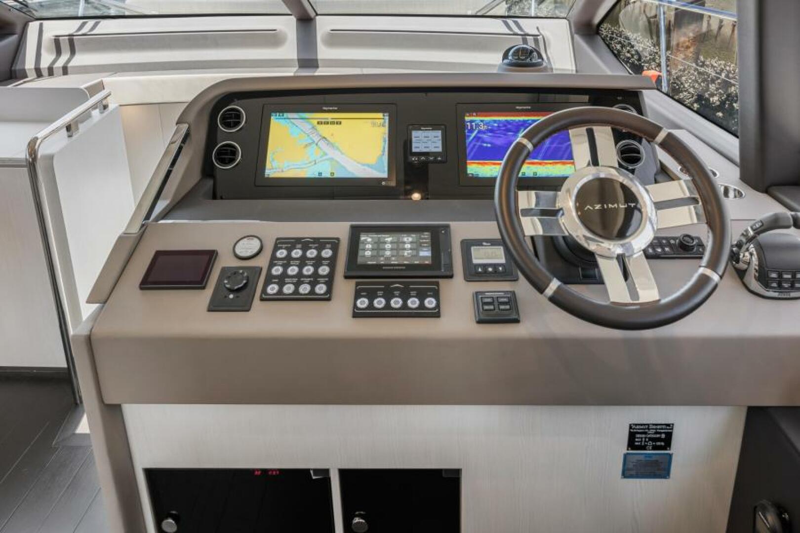 Slide: The Image of Azimut 50 - True North - Helm 2021 Azimut 50 Flybridge Motoryacht - True North - 4737017