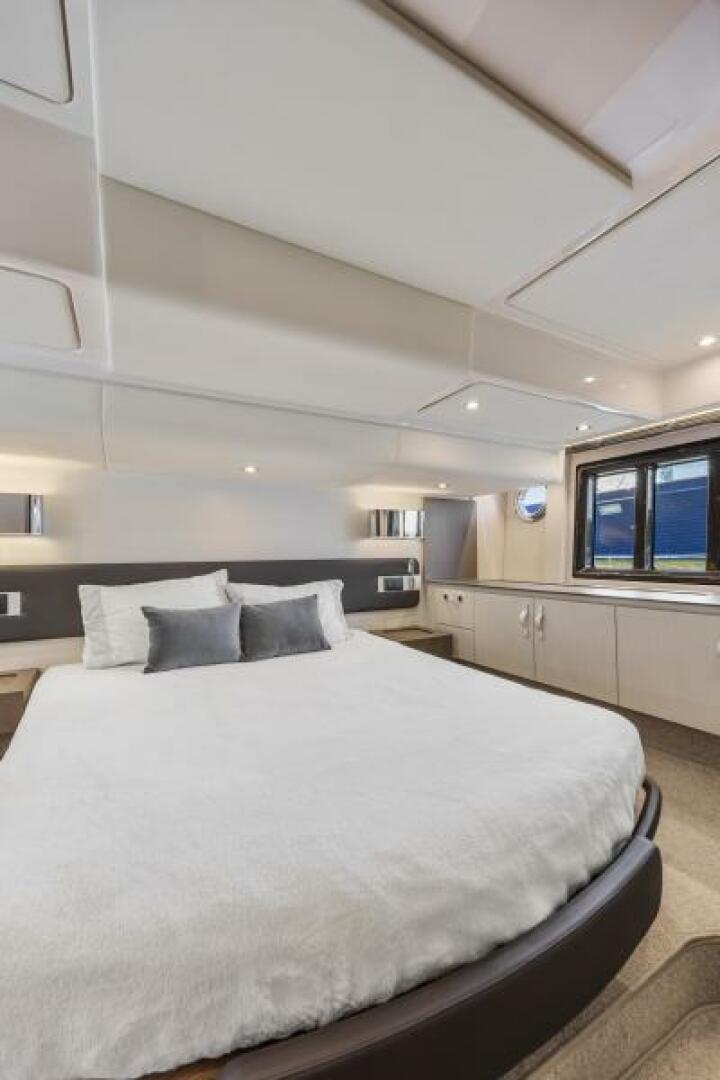 Slide: The Image of Azimut 50 - True North - Stateroom 2021 Azimut 50 Flybridge Motoryacht - True North - 4737020
