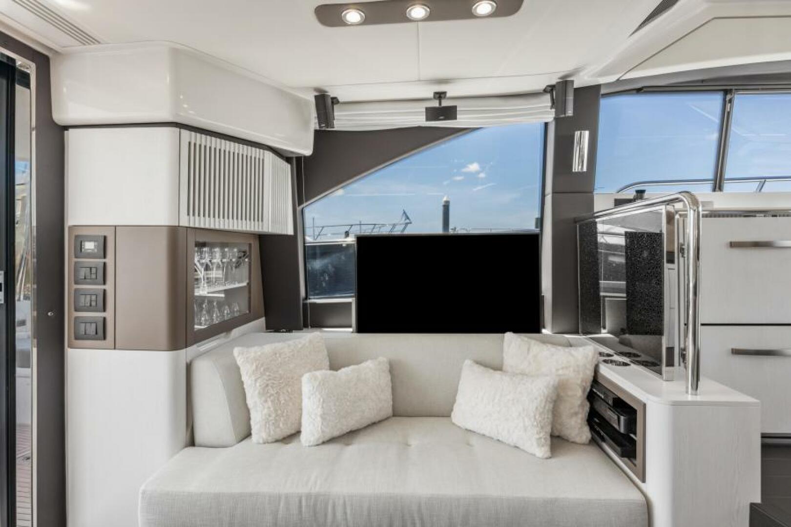 Slide: The Image of Azimut 50 - True North - Salon TV 2021 Azimut 50 Flybridge Motoryacht - True North - 4737013