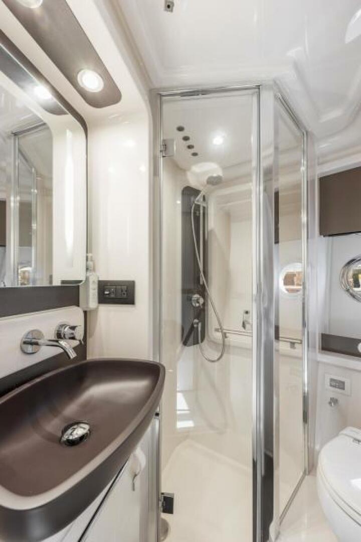 Slide: The Image of Azimut 50 - True North - Head 2021 Azimut 50 Flybridge Motoryacht - True North - 4737023