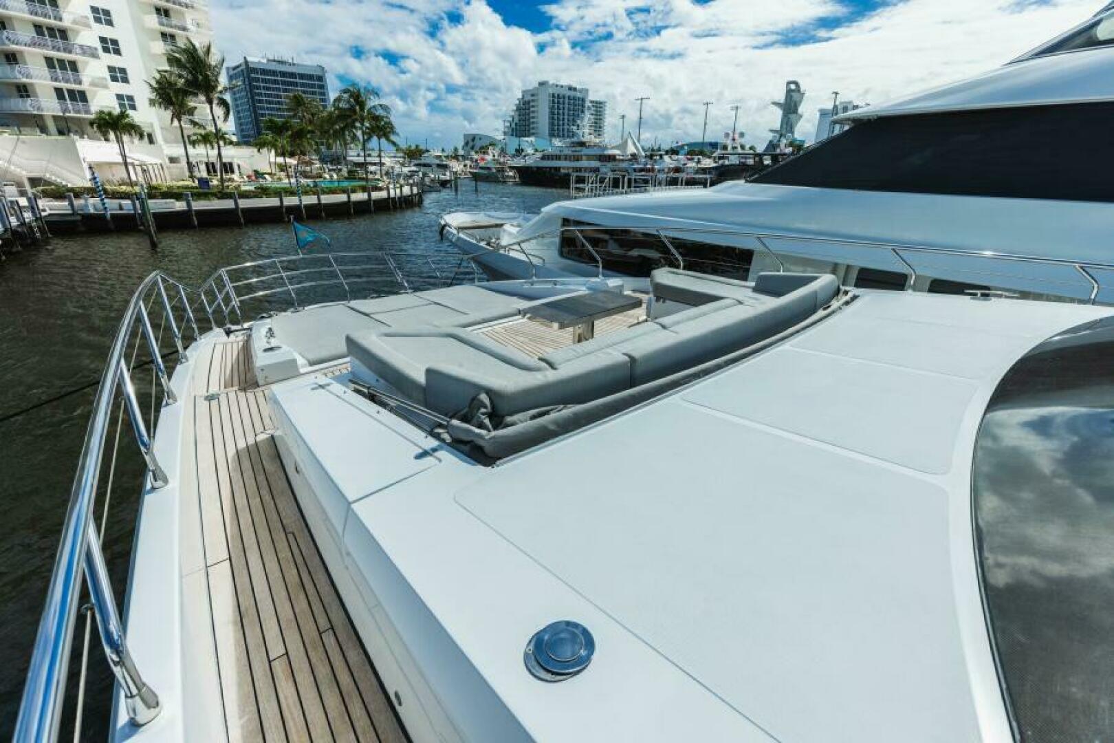 Slide: The Image of Azimut Grande 27 METRI 2019 - 5435312