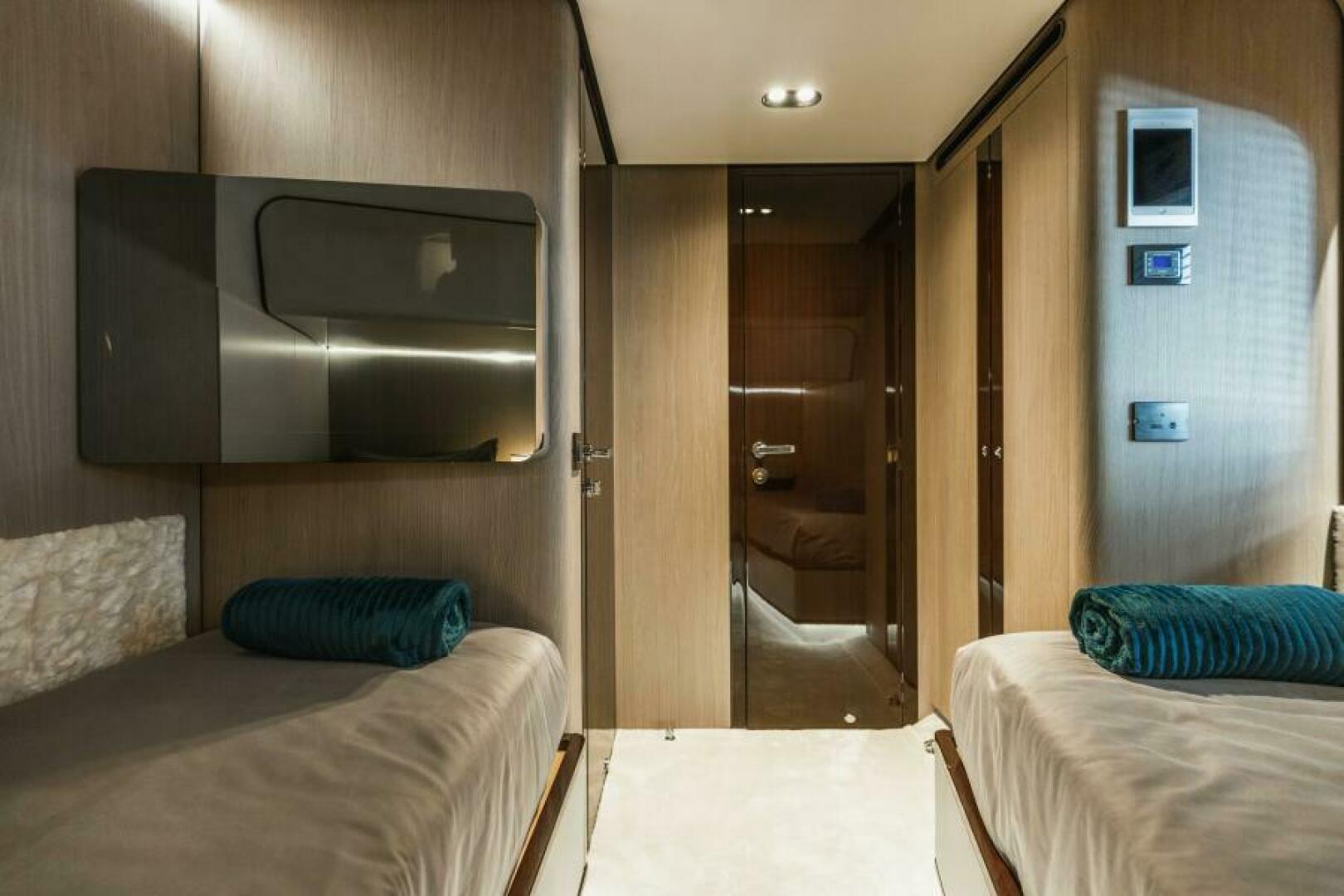 Slide: The Image of Azimut Grande 27 METRI 2019 - 5435351
