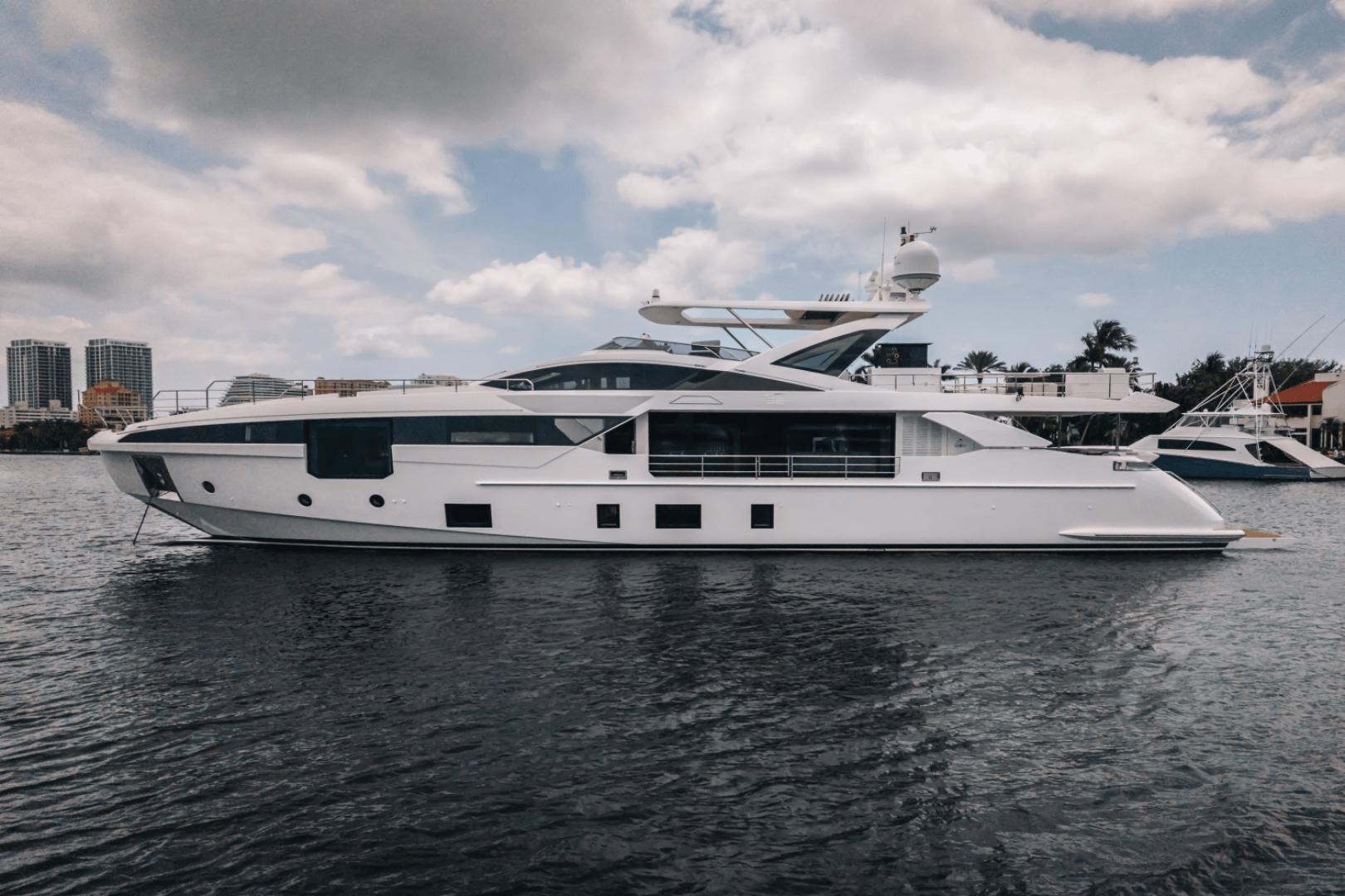 Slide: The Image of Azimut Grande 32M 2025 - 5273810