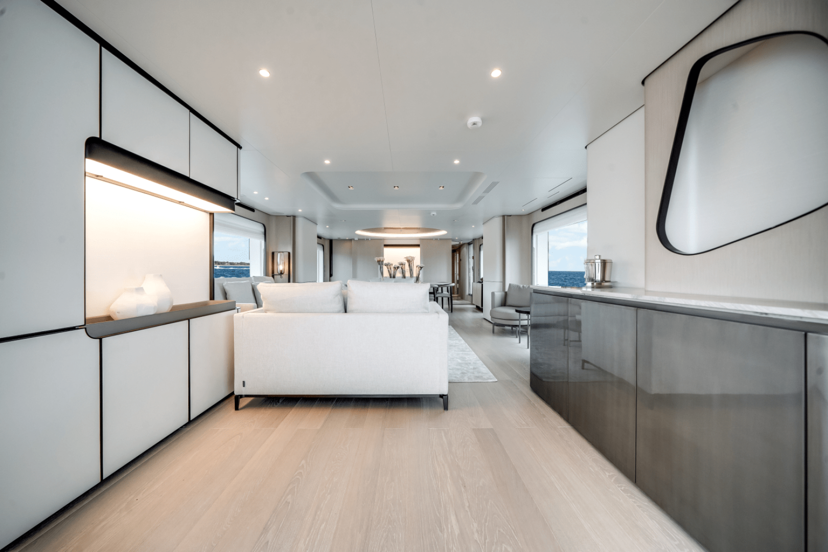Slide: The Image of Azimut Grande 32M 2025 - 5273822