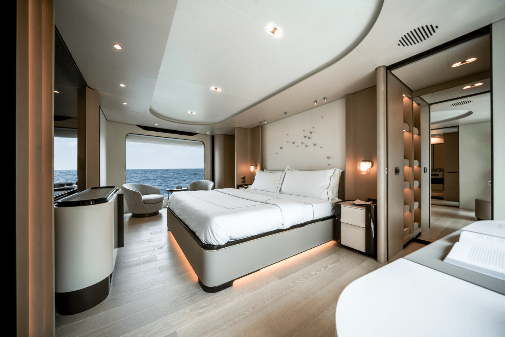 Slide: The Image of Azimut Grande 32M 2025 - 5273842