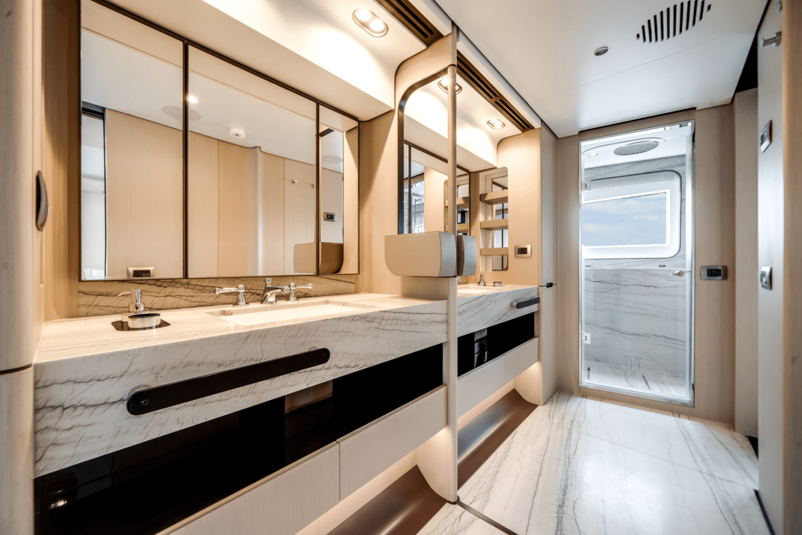Slide: The Image of Azimut Grande 32M 2025 - 5273847