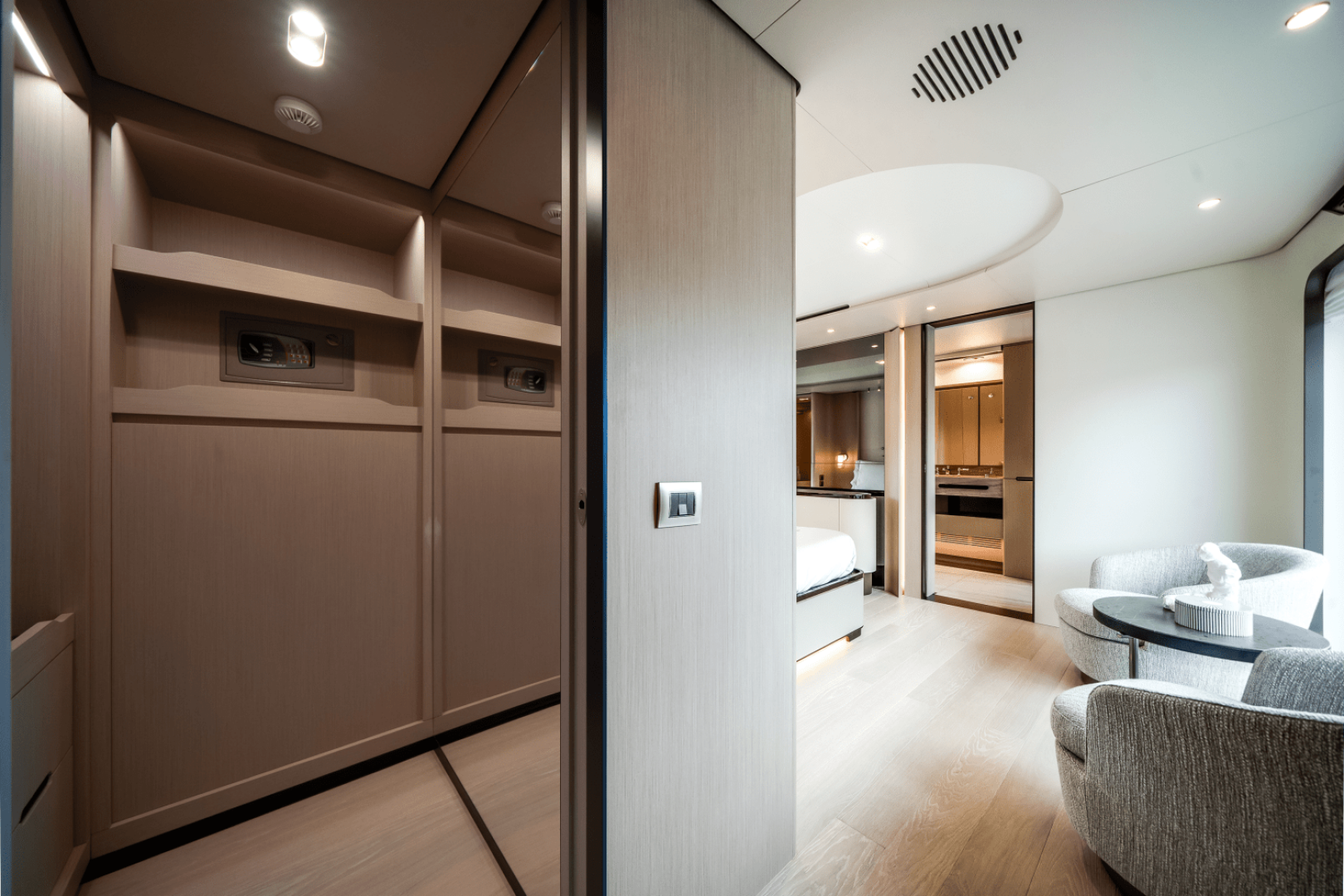 Slide: The Image of Azimut Grande 32M 2025 - 5273851