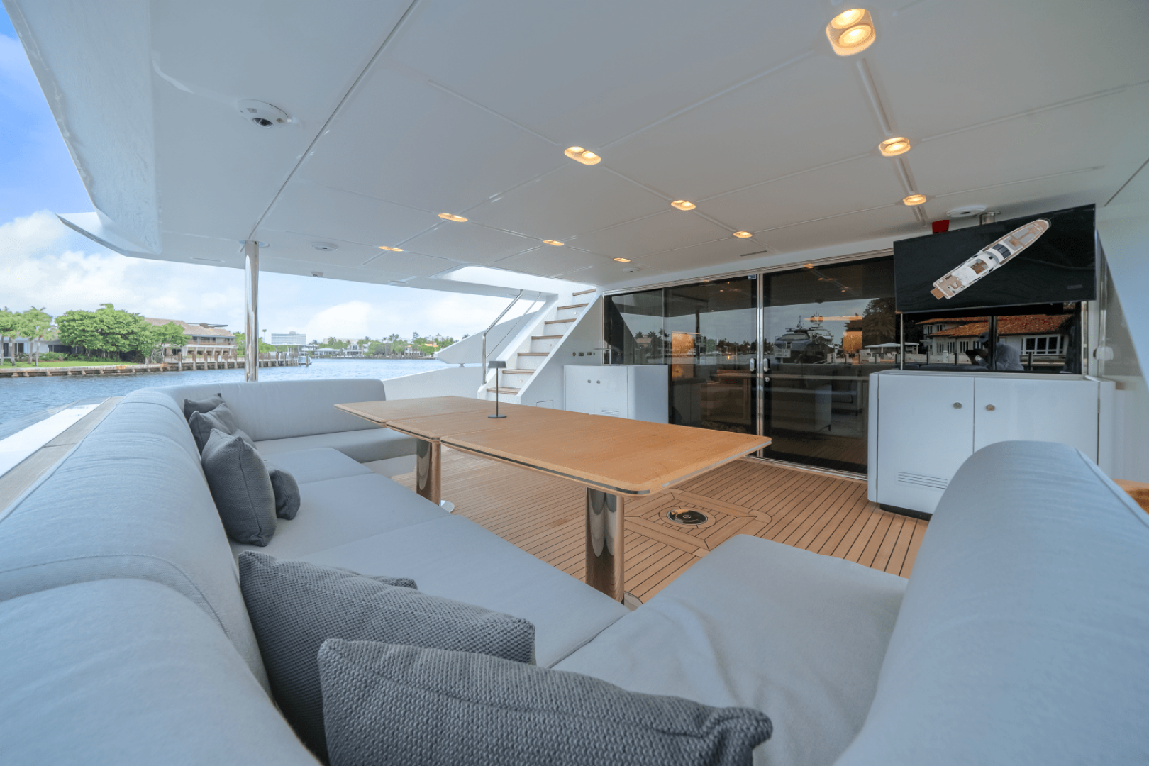Slide: The Image of Azimut Grande 32M 2025 - 5273857