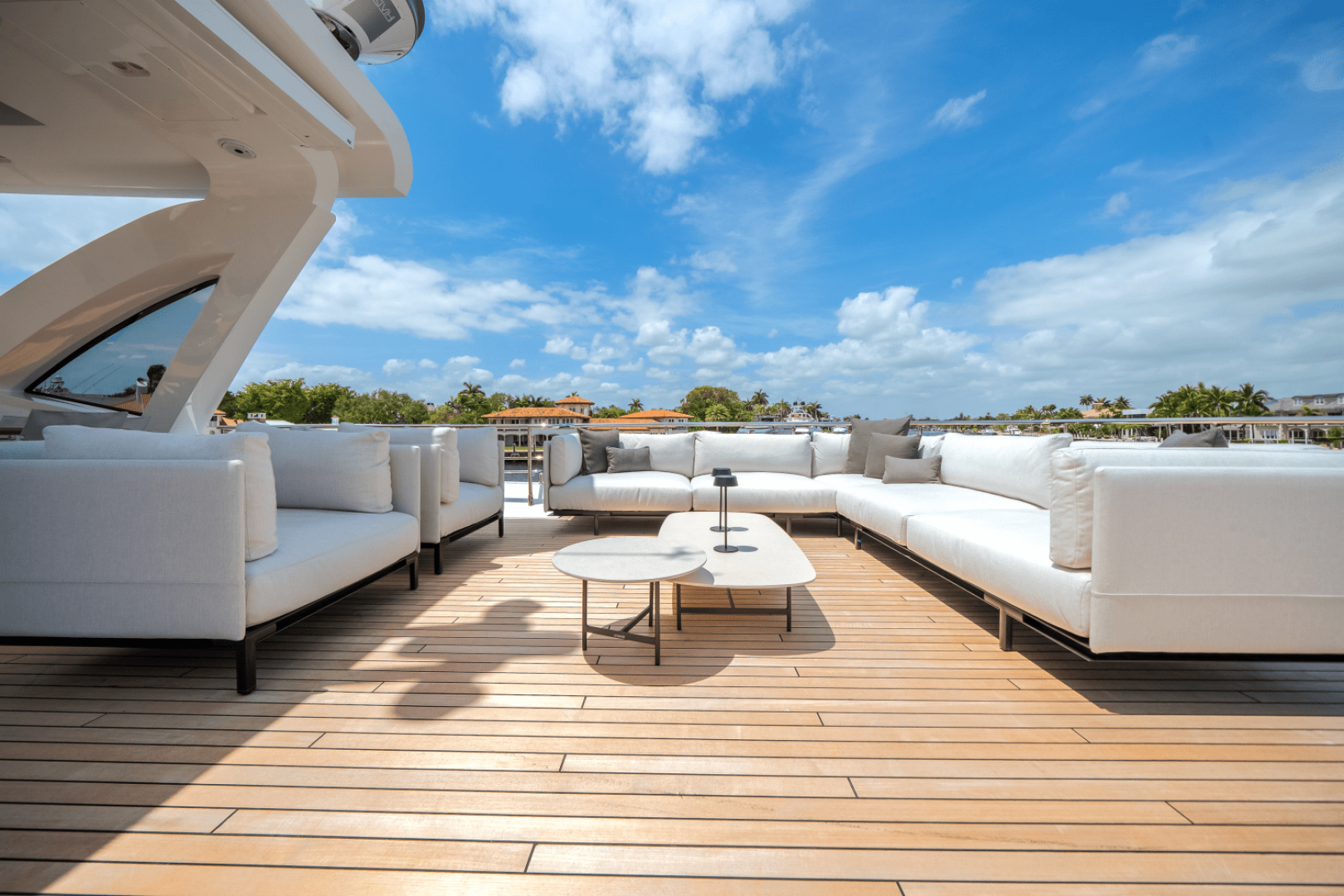 Slide: The Image of Azimut Grande 32M 2025 - 5273868