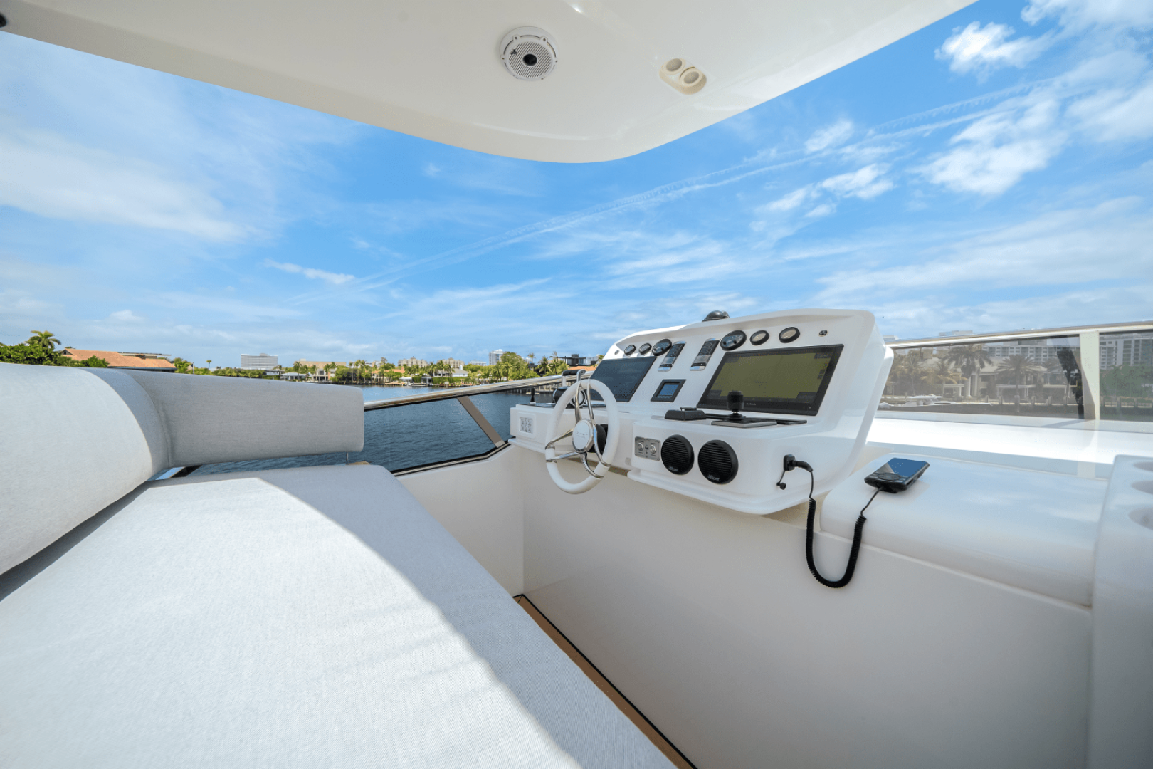 Slide: The Image of Azimut Grande 32M 2025 - 5273877