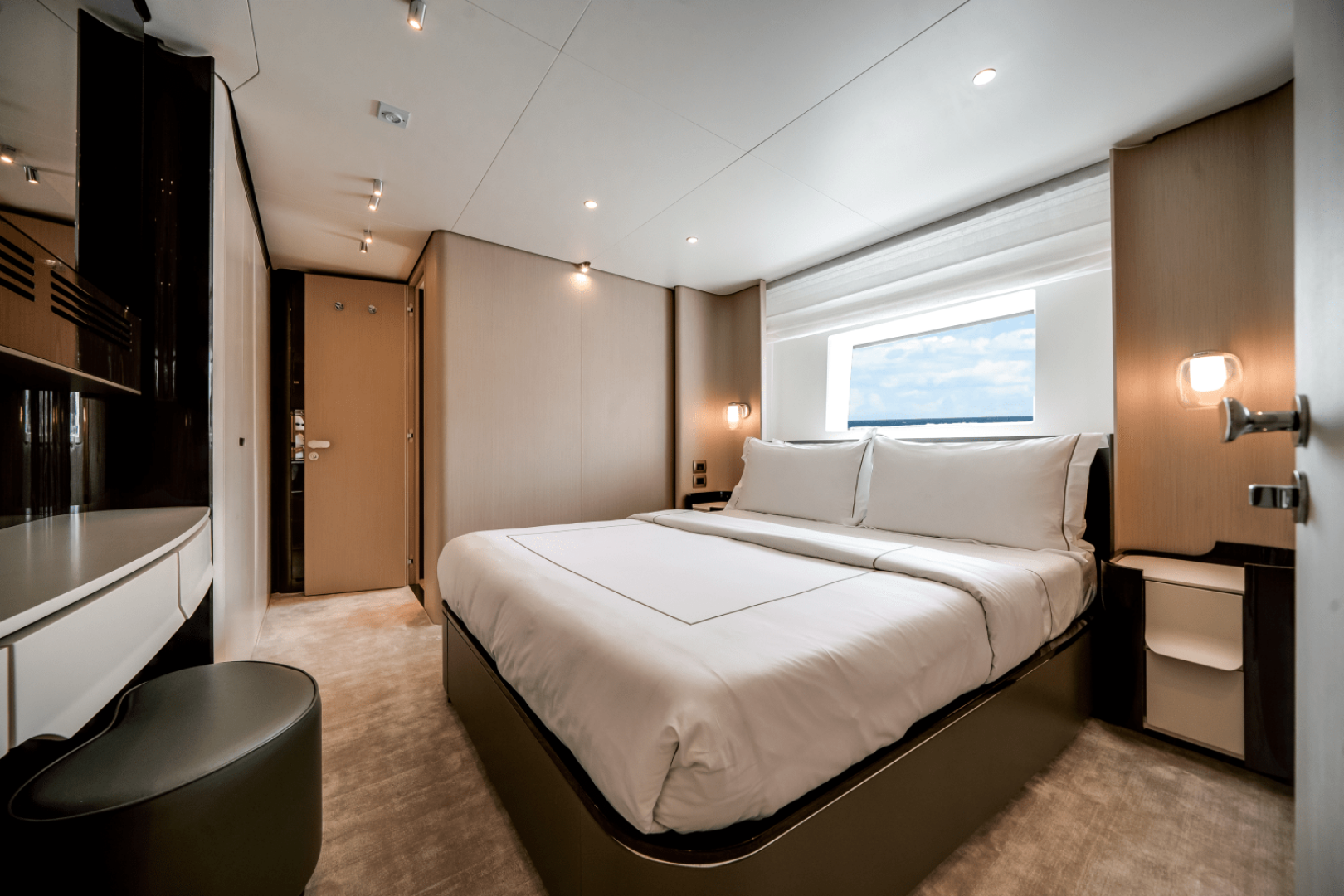 Slide: The Image of Azimut Grande 32M 2025 - 5273879